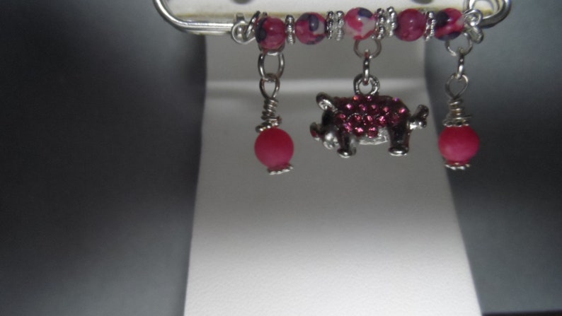 Pink Beads,Great Gift. Rhinestone Pink Pig Pig Kilt Pin,Free Shipping