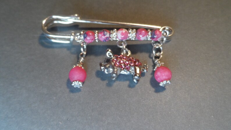 Pink Beads,Great Gift. Rhinestone Pink Pig Pig Kilt Pin,Free Shipping