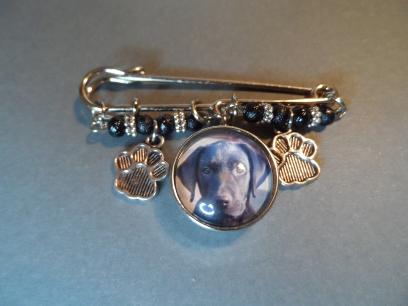 Black Lab Kilt Pin,Free Shipping,Photo Snap Black Lab,Paw Charms,Black Beads,Great Gift.
