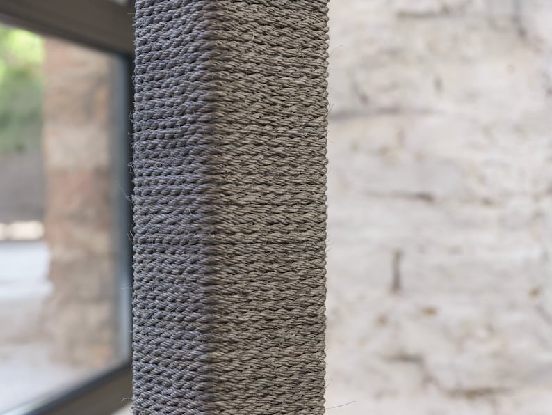 Cat scratching post Zig Zag 28.3 inch. Cat scratcher, modern cat furniture, modern cat tree, scratching post, cat scratching furniture. Graffit Grey