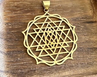 Large Sri Yantra Pendant, Sacred Geometry high quality brass pendant for necklace, sri chakra, shri yantra