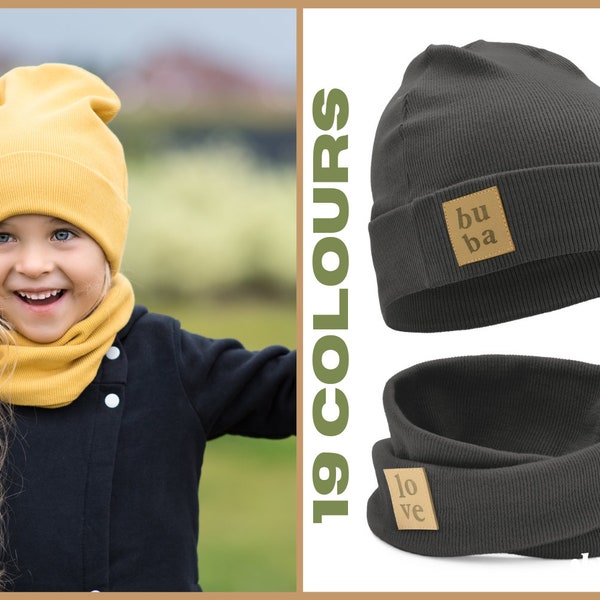 SET. Spring/autumn girl's and boy's cap and scarf.