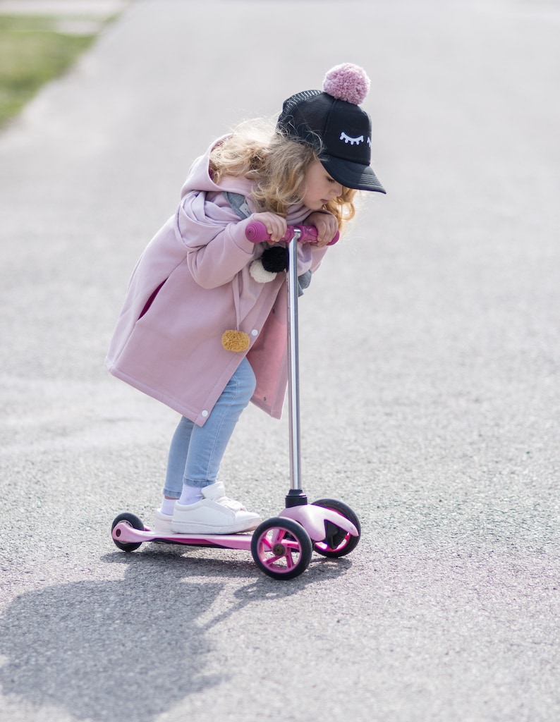 Children's hooded knitted coat in cotton in quartz pink image 2