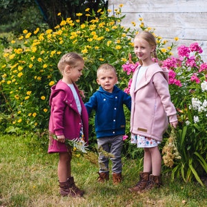 Children's hooded knitted coat in cotton in quartz pink image 9