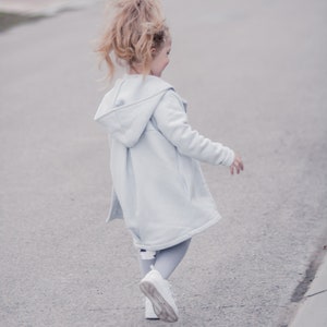 Manteau fille, veste enfant grise, manteau printemps enfant, vêtements filles, printemps unisexe, vêtements bébé mignons, manteau baptême. image 5