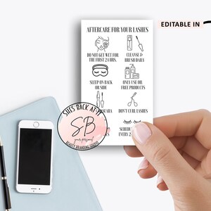Puede incluir: Una lista de verificaci&oacute;n imprimible en blanco y negro con instrucciones para el cuidado posterior de las pesta&ntilde;as. El texto incluye "Aftercare for your lashes", "Do not get wet for the first 24 hrs", "Cleanse & brush daily", "Sleep on back or side", "Only use oil free products", "Don't curl lashes", y "Schedule every 2". El texto "Editable in Canva" tambi&eacute;n est&aacute; incluido.