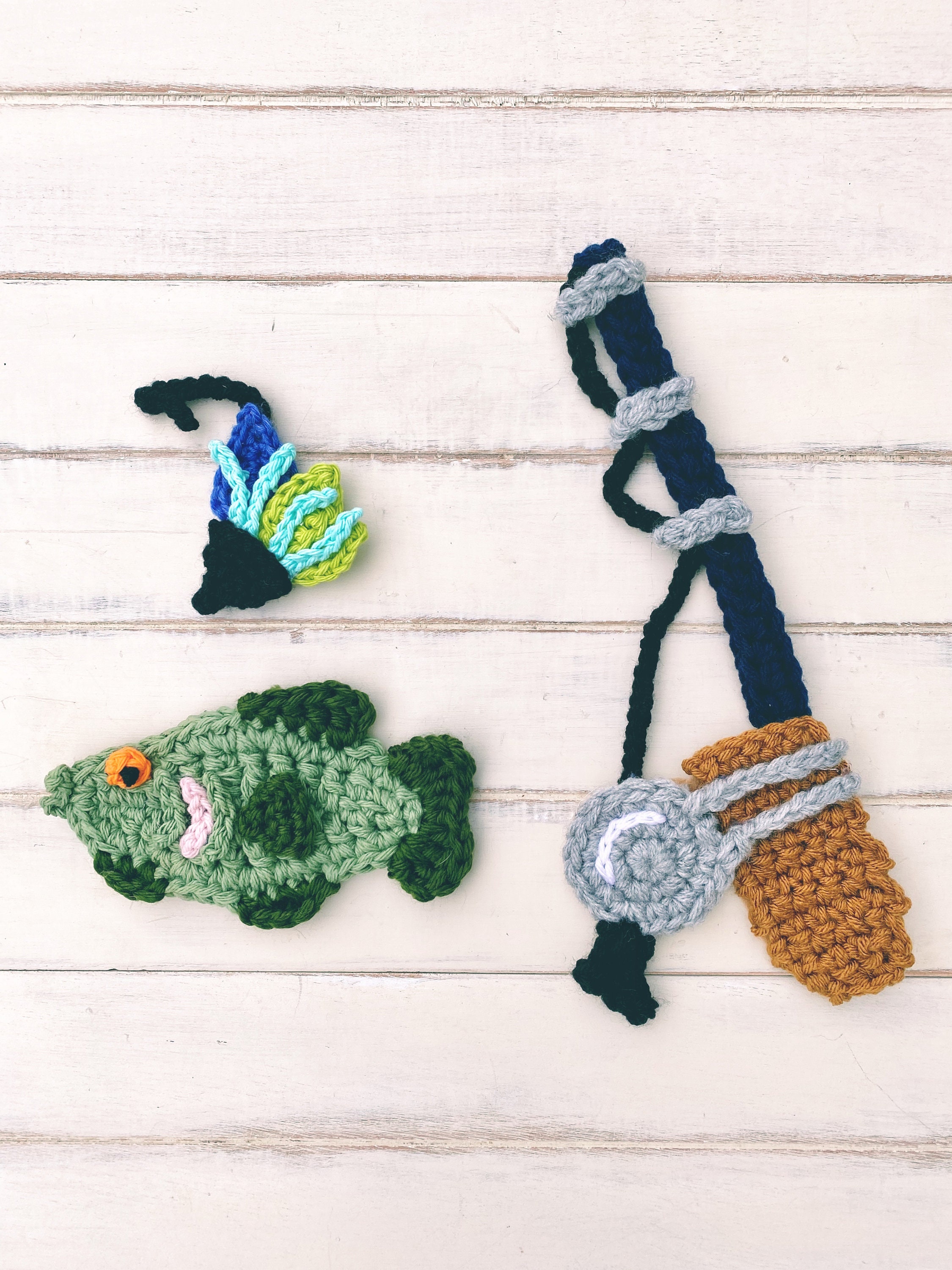 applique momma fishing pole PATTERN | Crochet Fish | Fly Fishing Lure | Fishing Pole | Father's Day  Gift | Applique | Simple | Quick | Bass Fishing
