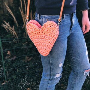 Crochet Heart Tote bag, Cute Crocheted Bag, Easy to Make Crochet Pattern, PDF, T-Shirt Yarn Bag, How to, Crochet for her, Crochet Gift, Fun image 4