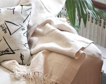 Blanket 1-3 days shipping, natural white, 100 % Cotton, Picnic Blanket, Fringed, Throw blanket. gift, chritsmas.