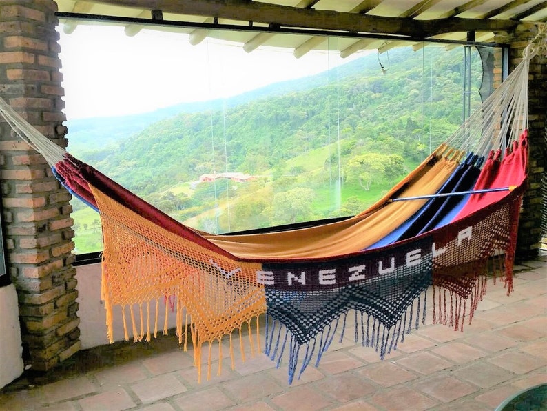 Hammock excellent gift Size king size to hang in the patio or in any room of the house with fringes woven Venezuelan flag 100/% cotton