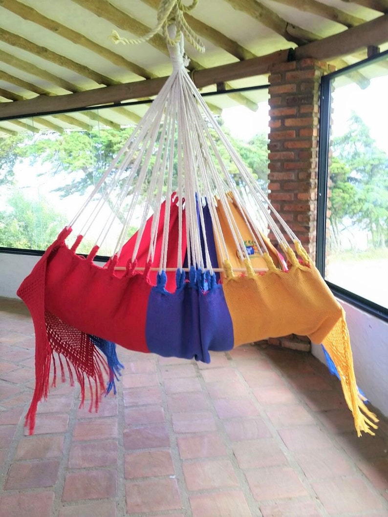 Hammock excellent gift Size king size to hang in the patio or in any room of the house with fringes woven Venezuelan flag 100/% cotton