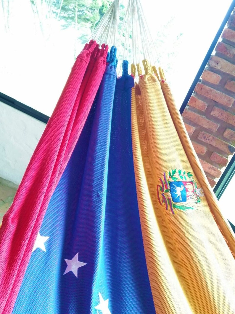 Hammock excellent gift Size king size to hang in the patio or in any room of the house with fringes woven Venezuelan flag 100/% cotton