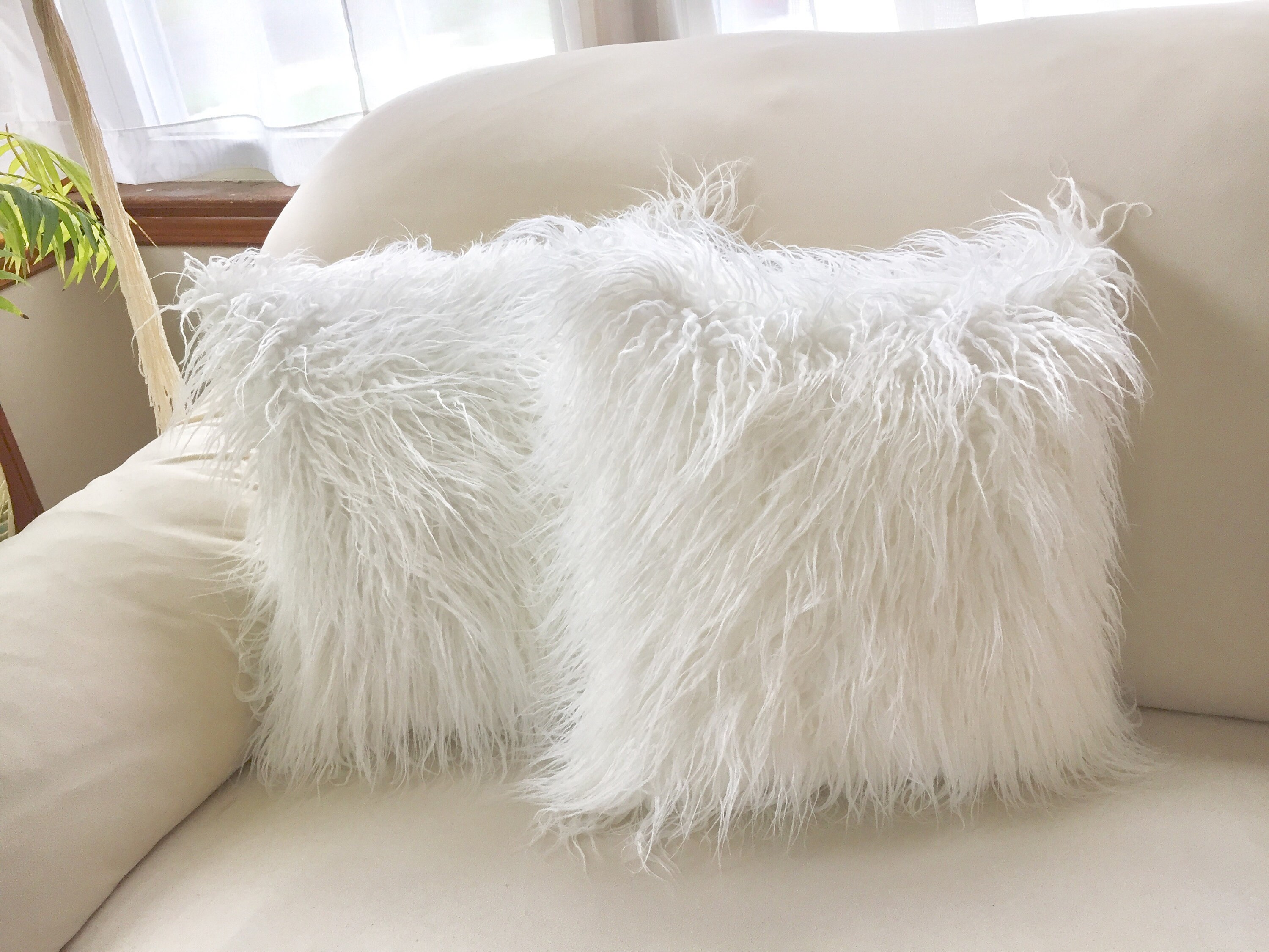 How To Clean White Faux Fur Pillow at David Bacon blog