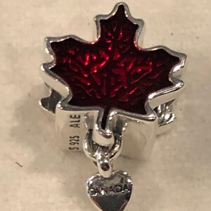 charm pandora feuille d erable charm pandora feuille d erable