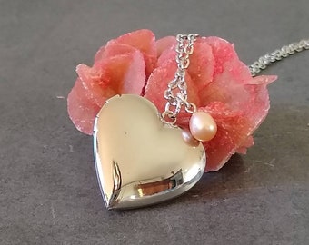 Collana con cuore apribile portafoto e perla di fiume rosa, medaglione cuore portafoto con perla rosa, medaglione apribile a cuore