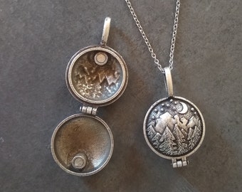 Mountain Landscape Openable Medallion, Openable Pendant with Engraving of Trees Mountains and Moon