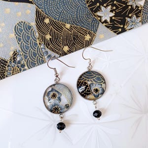 Orecchini pendenti giapponesi con carta washi, orecchini giapponesi fiori neri argento e oro, orecchini carta washi e acciaio inossidabile