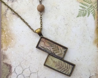 Unregelmäßige Halskette im Vintage-Stil mit Bildern von Farnen und Holzperlen, Natur-Anhänger mit Farnen und Kette mit Holzperlen