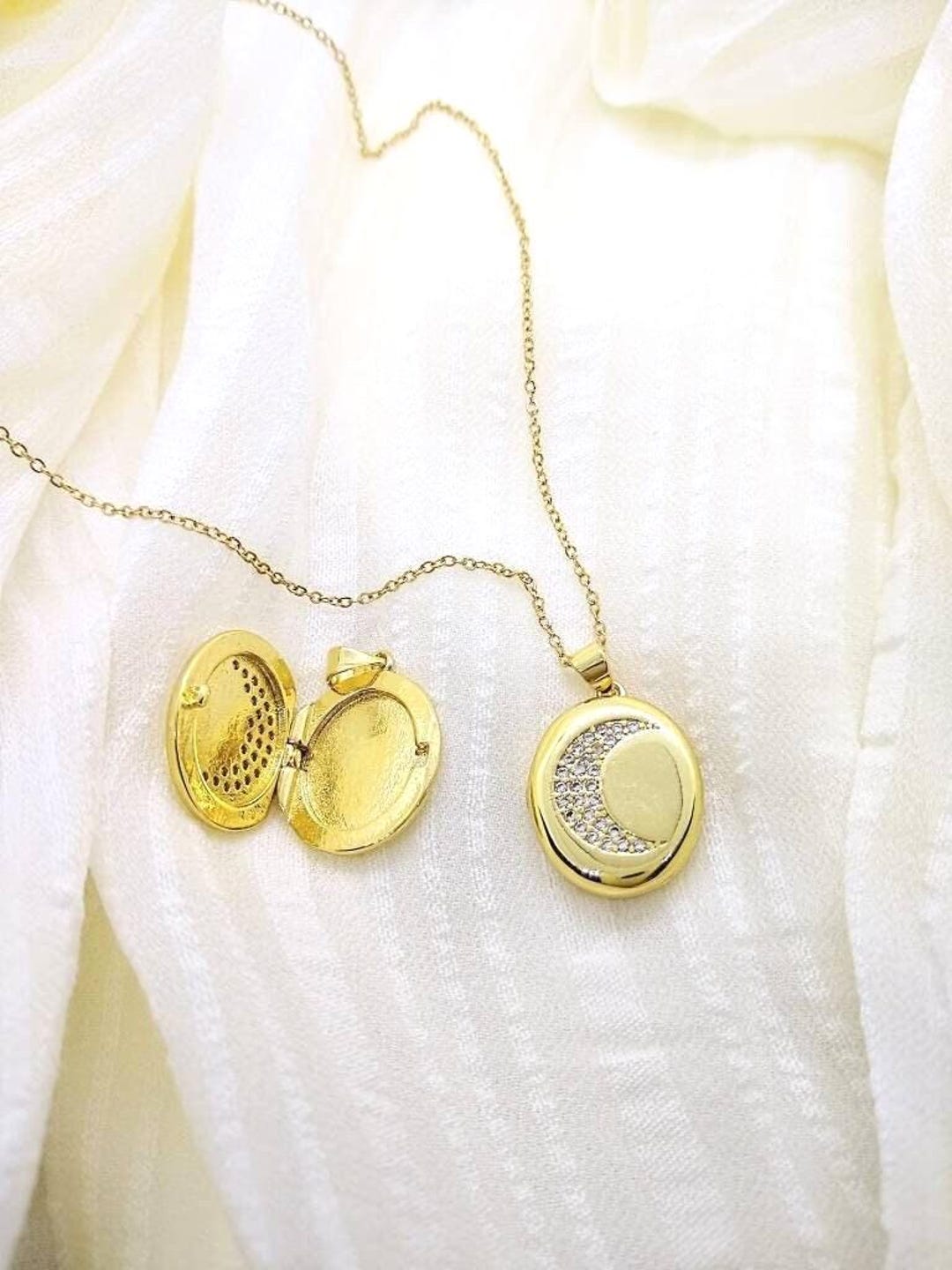 Small Oval Photo Locket in 18k Gold With Crystal Moon, Personalized ...
