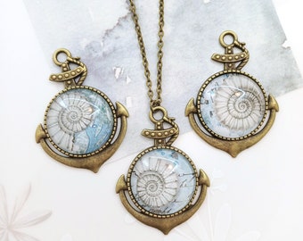 Pendentif ancre avec ammonites, collier de style vintage sur le thème de l'océan avec ancre et ammonites, bijoux sur le thème nautique et marin, collier océan