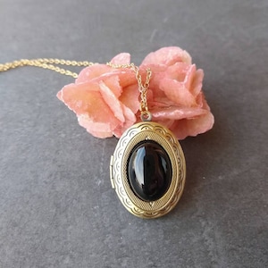 Vintage Style Oval Photo Locket with Black Agate Cabochon, Photo Pendant with Agate Stone and Personalized Photo Print