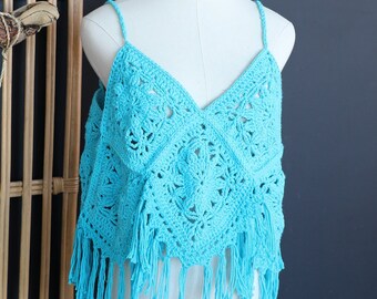 Top corto/bralette de crochet con cuadrados de abuela