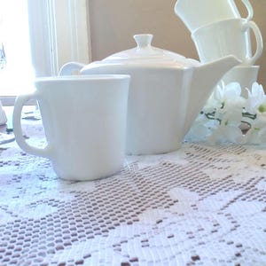 Modern Tea Set, Cups and Tea Pot, Vintage