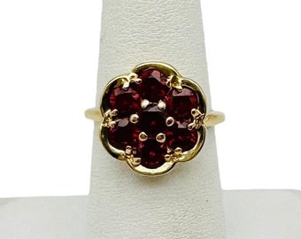 Gorgeous Solid 10k Yellow Gold and Crystal Cluster Ring! Size 7!