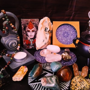 Mystery Box, WITCHY MYSTERY BOX, Alquimia, Cristales, Hierbas, Magia, Brujería, Psíquico, Bruja, Hechizos, Mistery boxGemstones