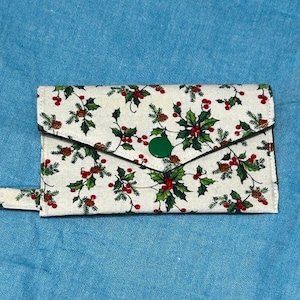 card holder, wristlet wallet, keychain wallet, coin purse, keychain cardholder