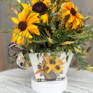 Summer Sunflower Centerpiece for Dining Table, Spring Floral Arrangement, Sunflower Wooden Planter, Decorative Accent, Mother’s Day Gift