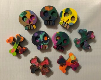 Crayon Color Bomb - Skull and Cross Bone Shaped - Multi Color Skull and Cross Bones Crayons