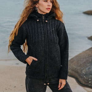 Sudadera con capucha forrada de lana: cárdigan nepalí de punto con capucha desmontable