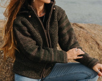 Abrigo de lana cálido para invierno, Sudadera con capucha gruesa con forro polar verde y marrón, con cremallera y capucha desmontable, patrón de ojales, abrigo bohemio, suéter de Nepal