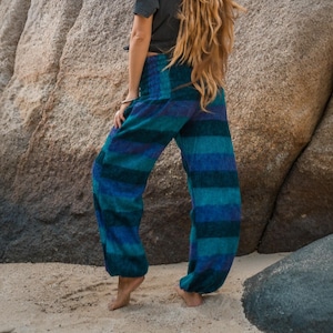 Blauwgroen gestreepte harembroek: warme veganistische fleece boho yogabroek