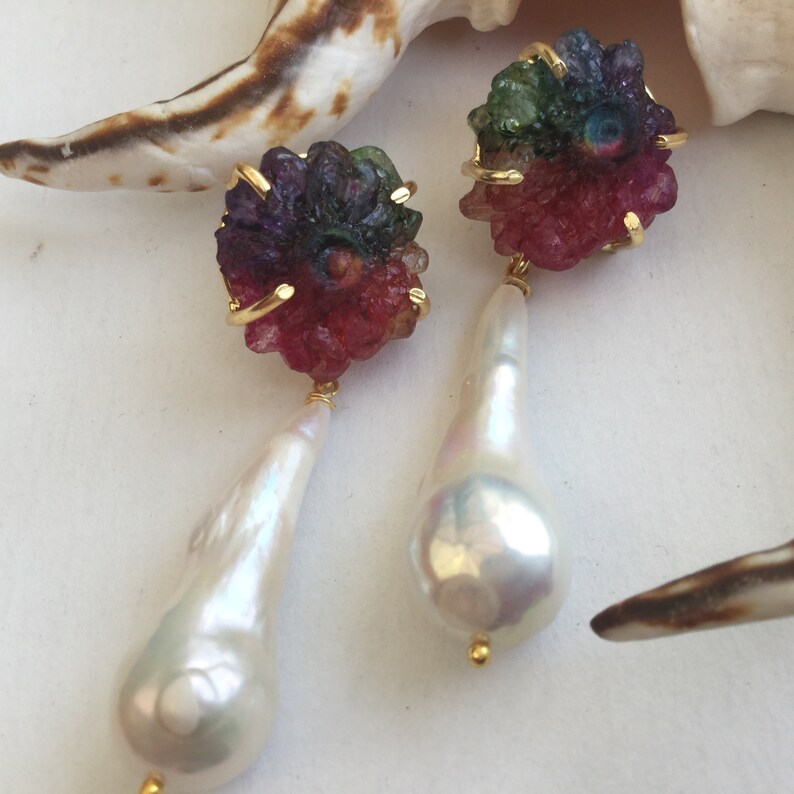 White Baroque Pearl Natural Druzy Gold Stud Drop Earrings
