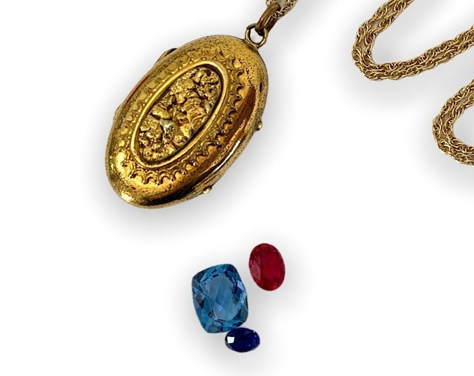Antique Victorian Oval Mourning Locket w/ Textured Center - 2 Photo Wells & Glass Covers - Vintage Pendant Necklace w/ 14K Gold Filled Chain
