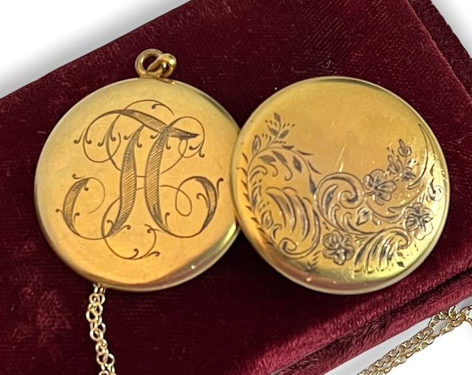 Vintage Monogrammed “TC” Etched Round Gold Filled Locket w/ 14K GF Chain - Unique 3 Photo Pendant Necklace - Ca 1930 Estate Jewelry - L&M Co