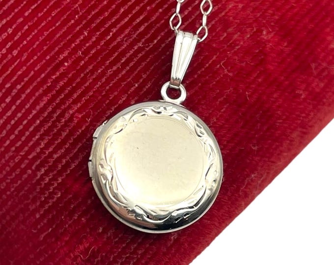 Vintage Sterling Silver Locket Necklace: Round BAB Ballou on 925 Silver Chain