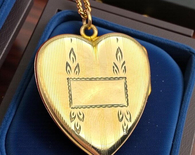 Vintage Gold Filled Heart Locket: Etched Pinstripes, 1940s Simmons Chain