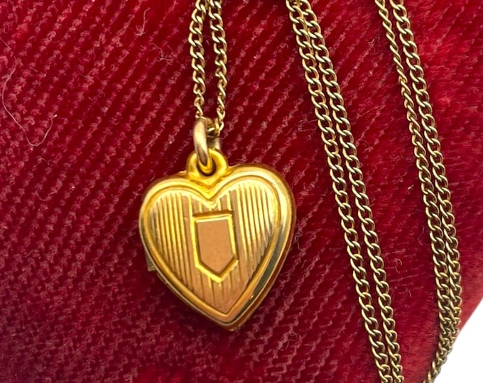 Vintage 12K Gold Filled Heart Locket Girl’s Necklace 12K GF Chain - Etched Petite Tiny Pendant Charm Gift Jewelry Children's Photo - La Mode
