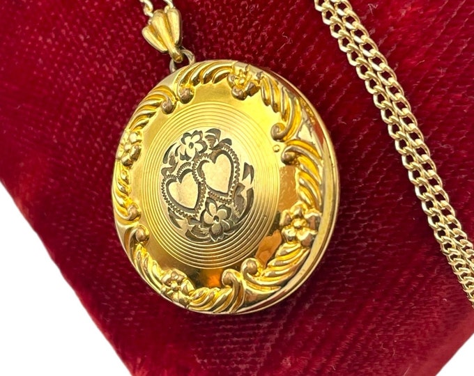 Vintage 10K Gold Filled Round Locket Necklace - Speidel Etched Love Hearts w/ Repousse Edge Engine Turned Back - Photo Pendant 14K GF Chain