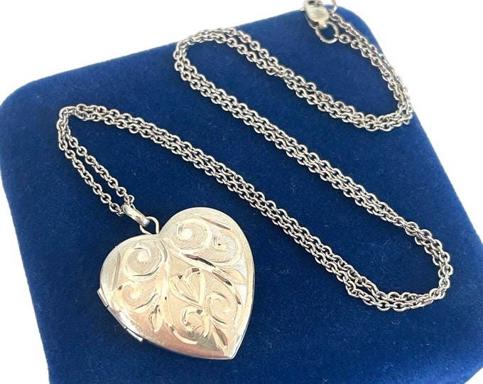 Vintage Sterling Silver Heart Locket Pendant Necklace - Retro Etched 2 Photo Jewelry on 925  Chain - Etched Flower Heart Estate Jewelry