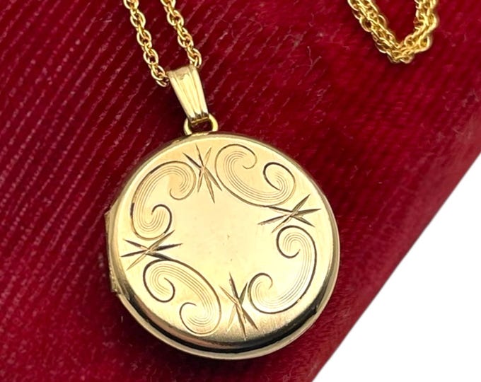 Vintage Gold Locket - Round Gold Filled Locket Necklace - Etched Photo Charm Pendant on 14K GF Chain by Barrows HFB Sweetheart Locket
