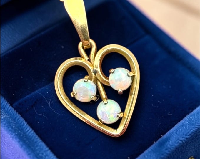 Vintage Heart Opal Necklace – 14K Gold Filled Chain, October Birthstone Pendant