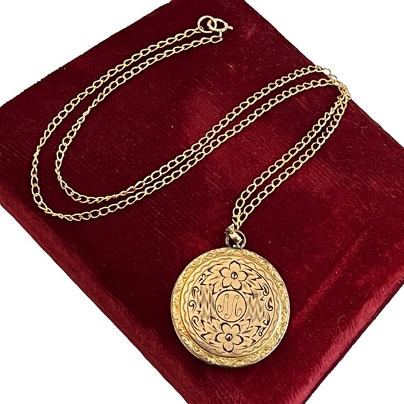 Antique Round Locket Necklace w/ Flower Floral Et… - image 2