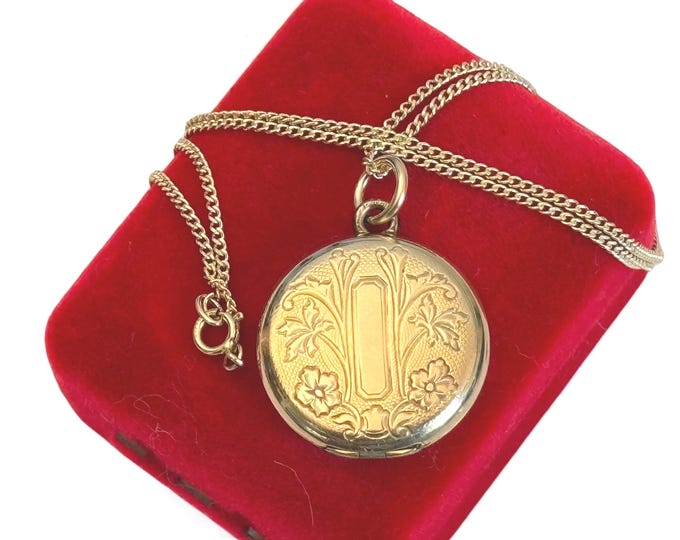 Antique 10K Gold Filled Locket Necklace - 2 Photo Necklace w/ 14K GF Chain - Vintage Pendant w/ Leaf Flowers & Cartouche - Estate Jewelry