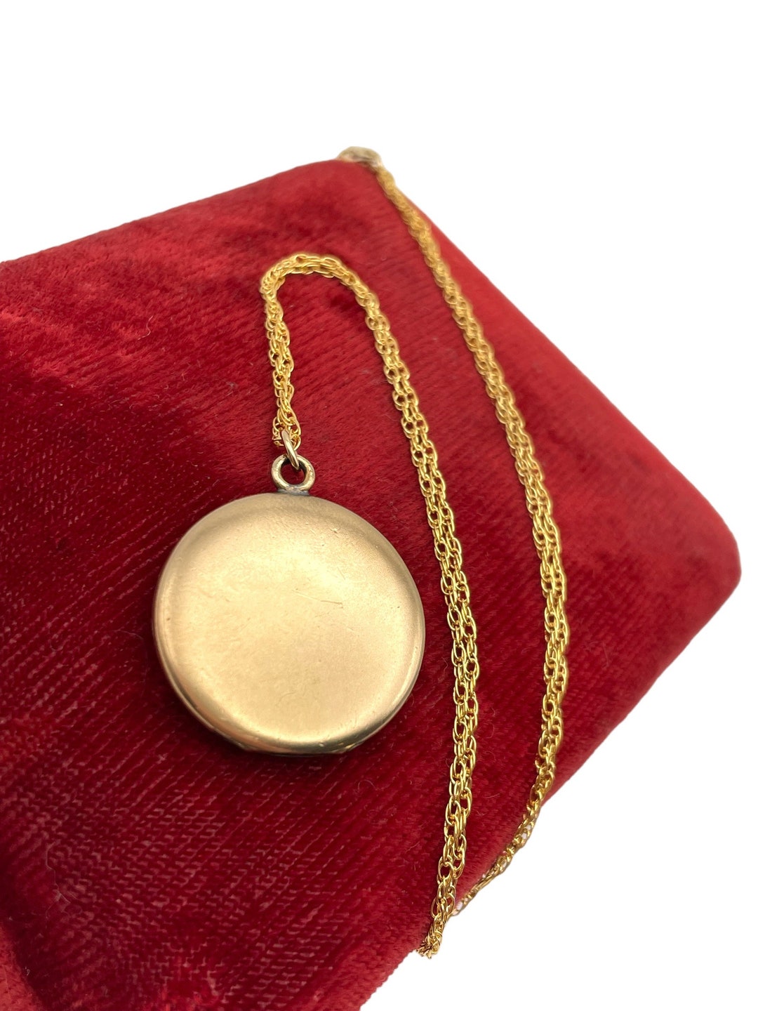 Antique Gold Filled Round Photo Locket 14K GF Rope Chain