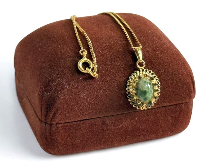 Vintage 12K Gold Filled Green Moss Agate Oval Pendant Necklace in Original Box - 14K GF Chain w/ xx Hallmark - Retro Jewelry - Gift for Her