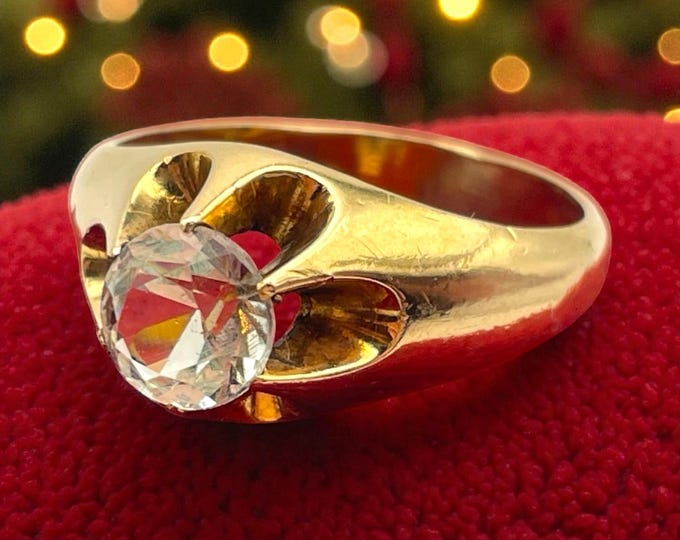 Vintage Rhinestone Gold Shell Ring - Belcher Setting, Size 10.5